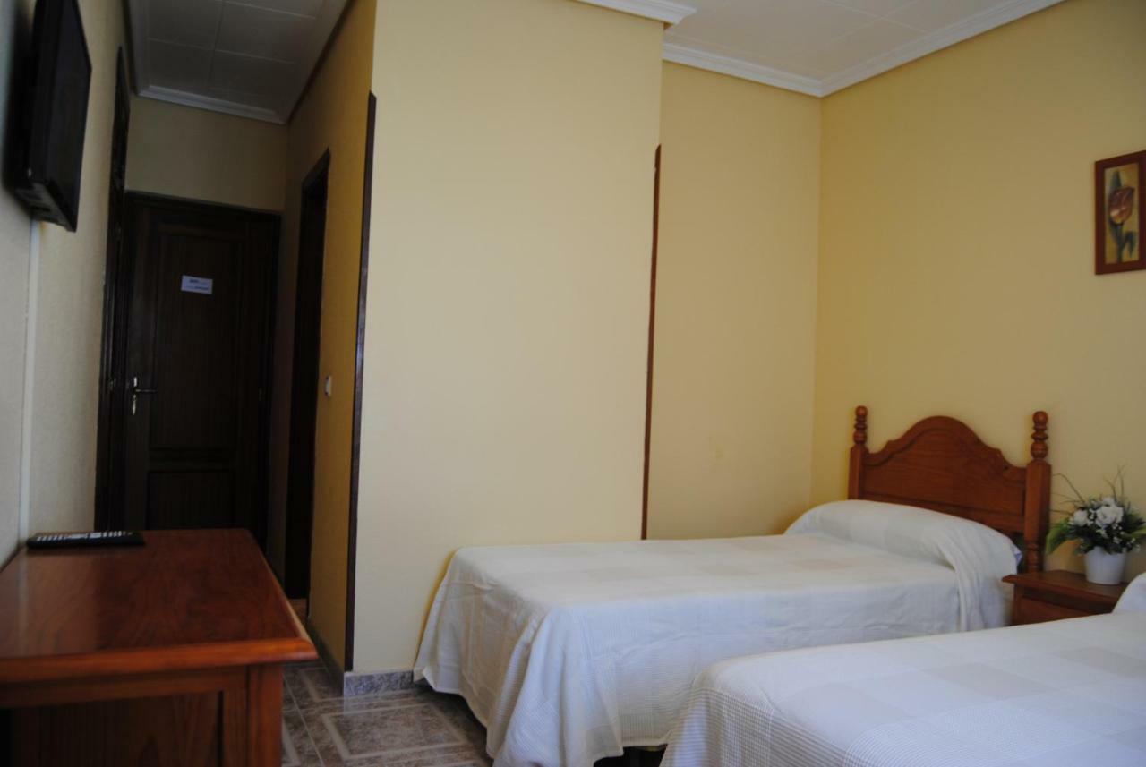 Hostal Ávila Ocaña Exterior foto