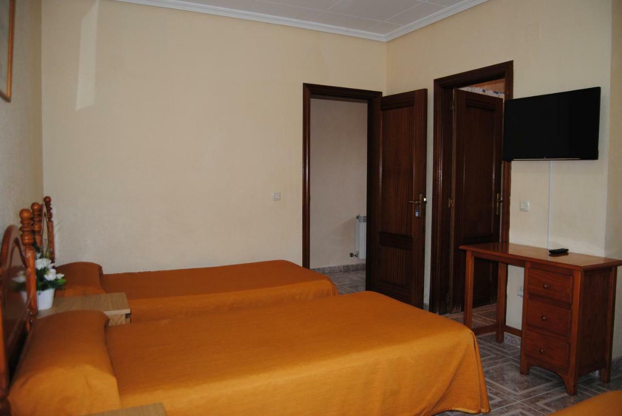 Hostal Ávila Ocaña Exterior foto